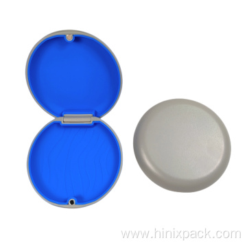 Retainer Case With Magnet Opening And Silicone In